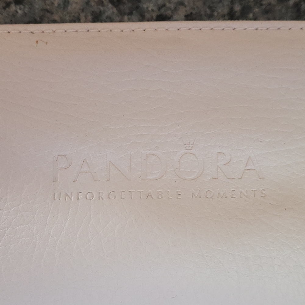 Pandora genuine leather jewelry case - Picture 7 of 11